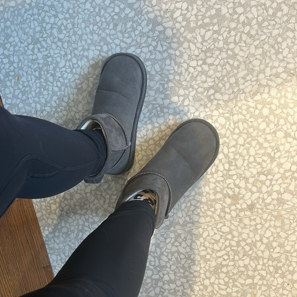 H&M Slip-on Suede Boots - Picture 5 of 6